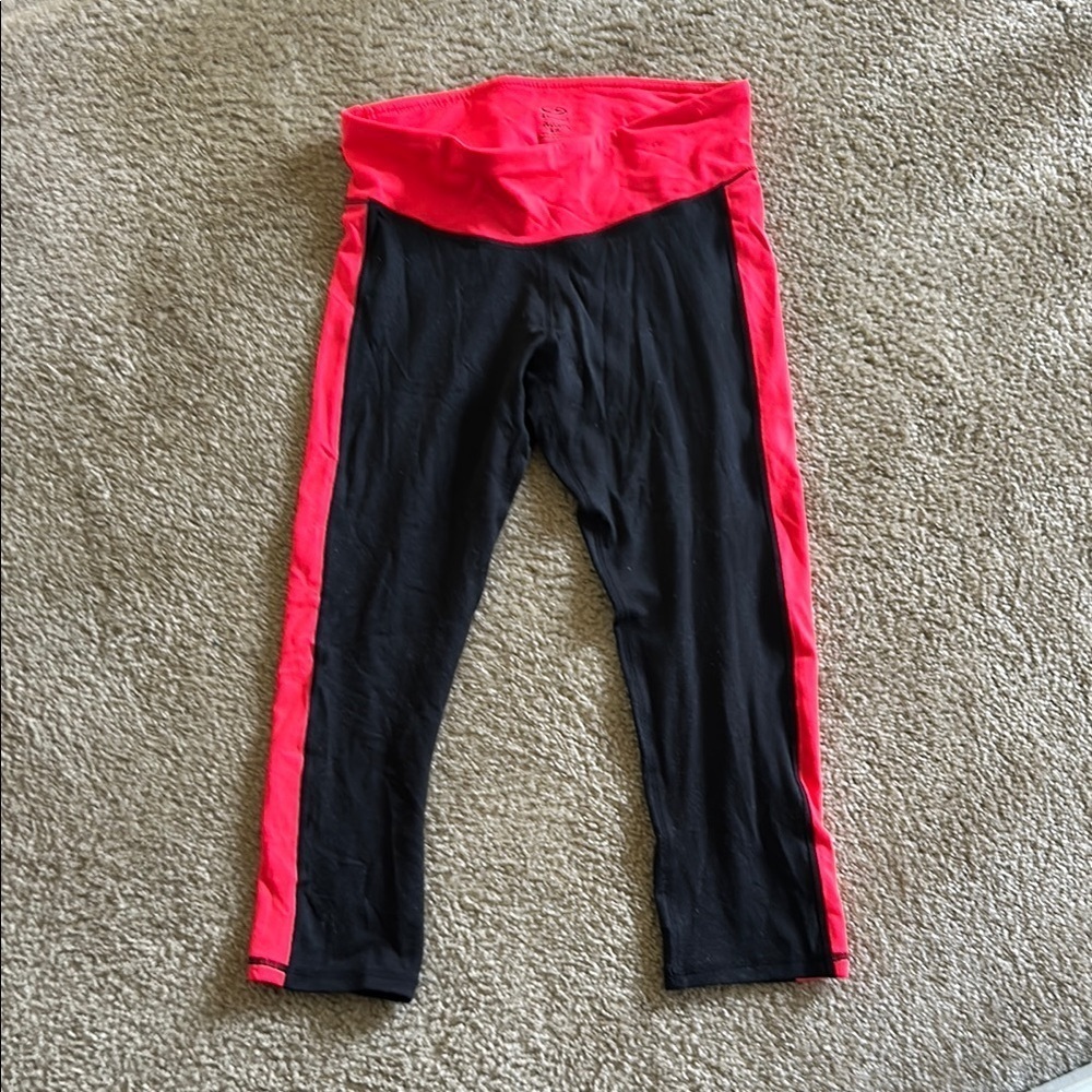 Champion Cropped Leggings Black w/ Pink Side Panels – Women’s Size S